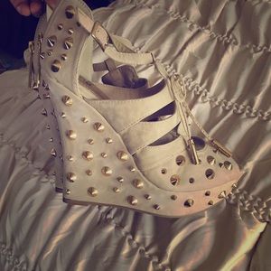 cream wedges
